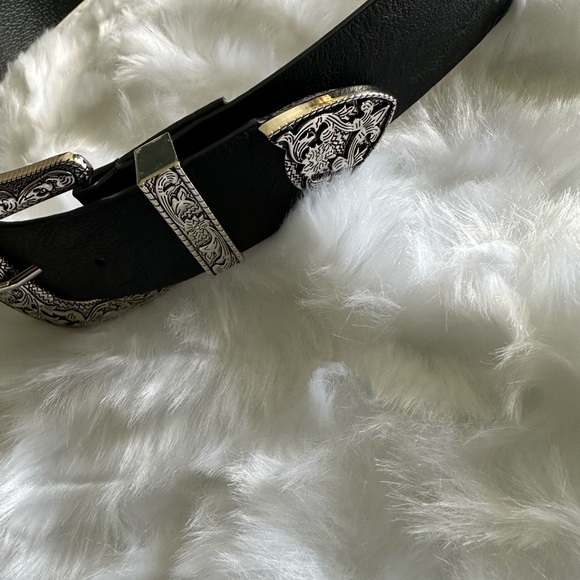 Women’s double buckle western belt - Picture 2 of 2